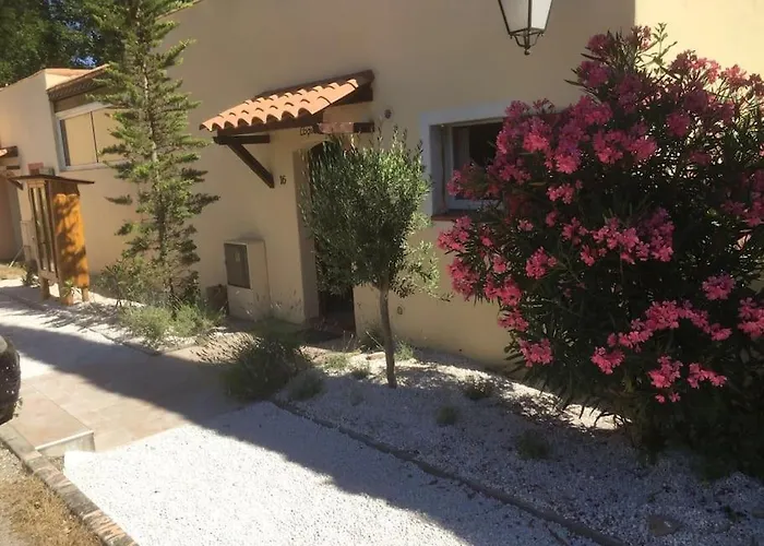 Ferienhaus Casacoquelicot Un Jardin Sud-americain En Provence